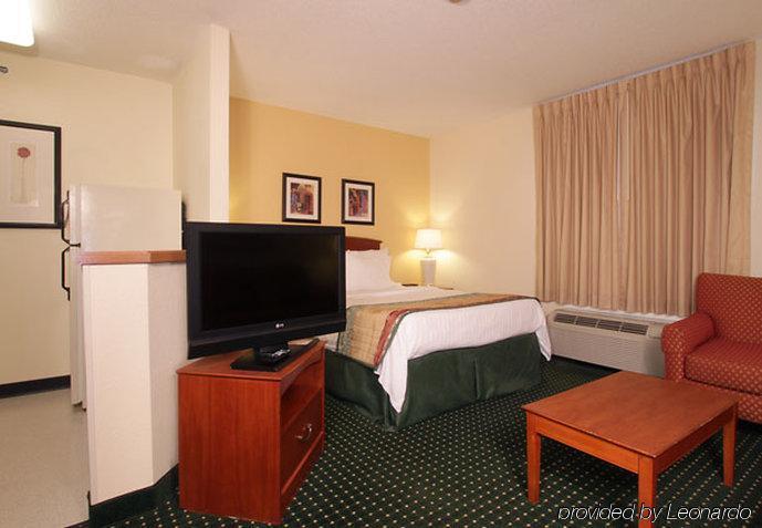 Hawthorn Suites By Wyndham Louisville North Jeffersonville Room photo