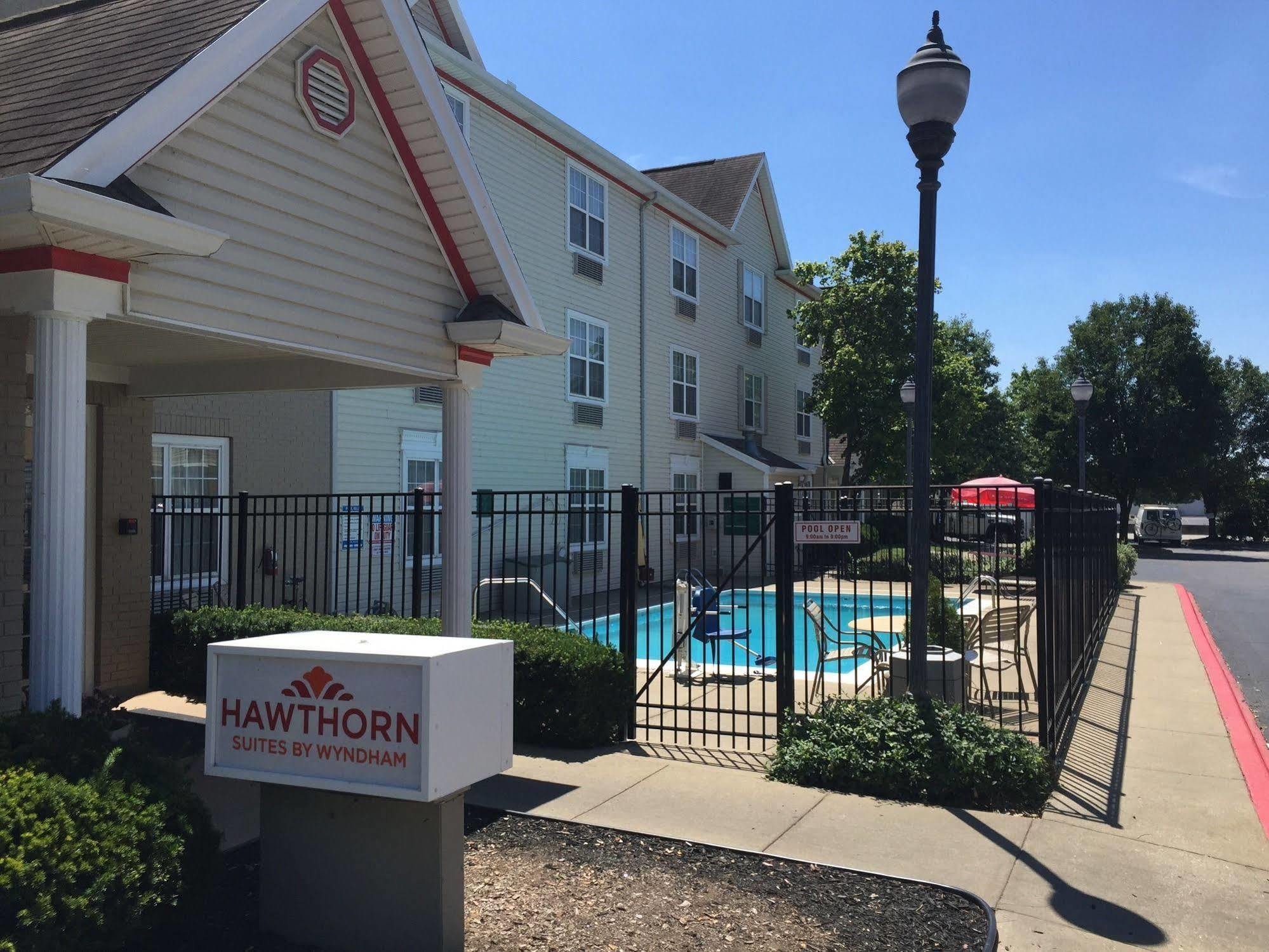 Hawthorn Suites By Wyndham Louisville North Jeffersonville Exterior photo